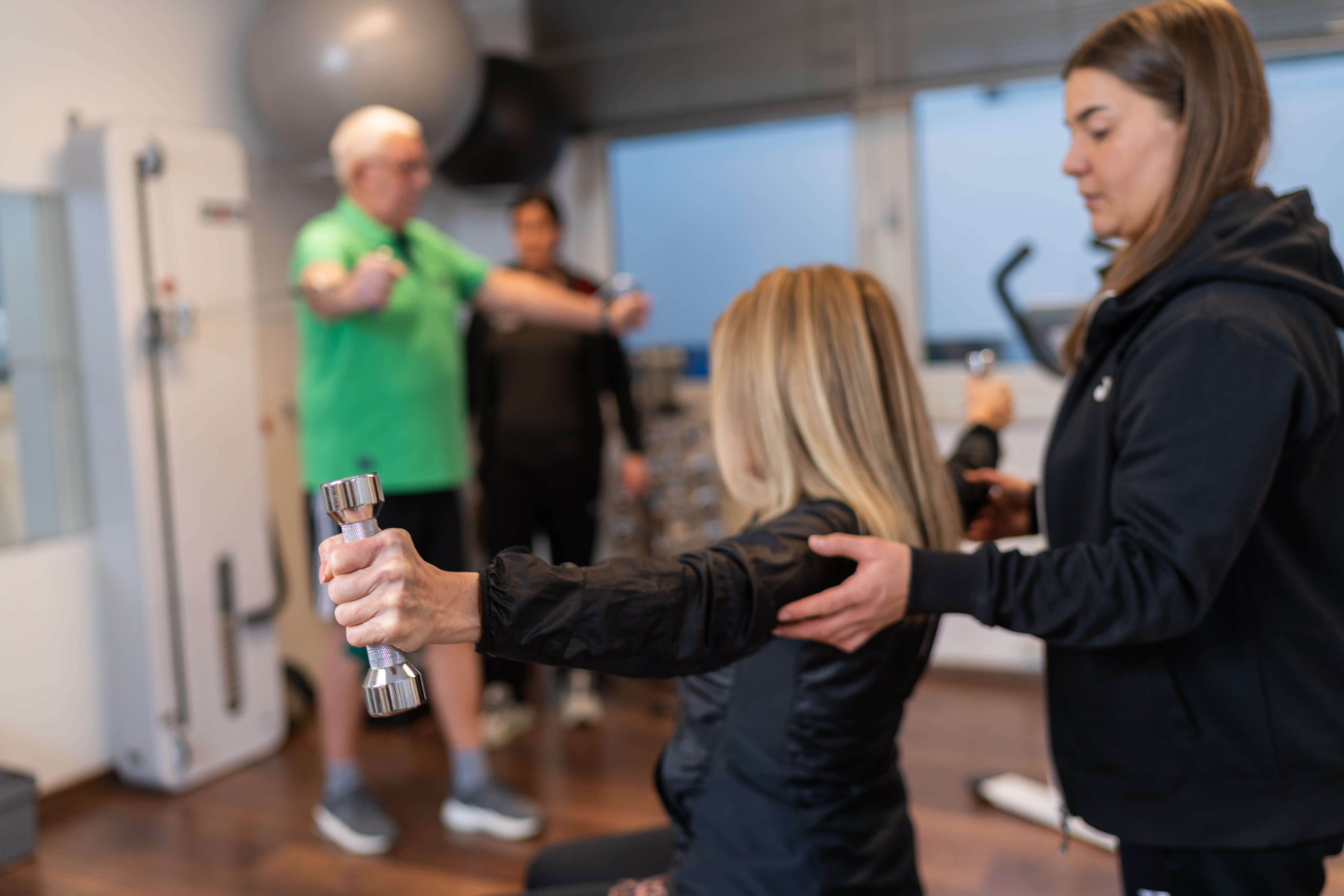 Volle Trainingsfläche bei Körperkraft Physiotherapie in Ratingen. Volle Trainingsfläche bei Körperkraft Physiotherapie in Ratingen.